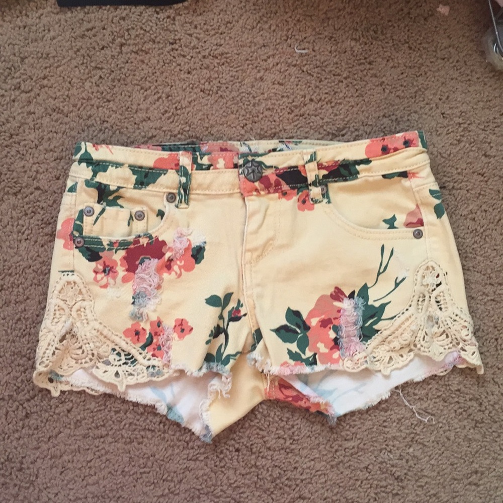 Vanilla Star shorts